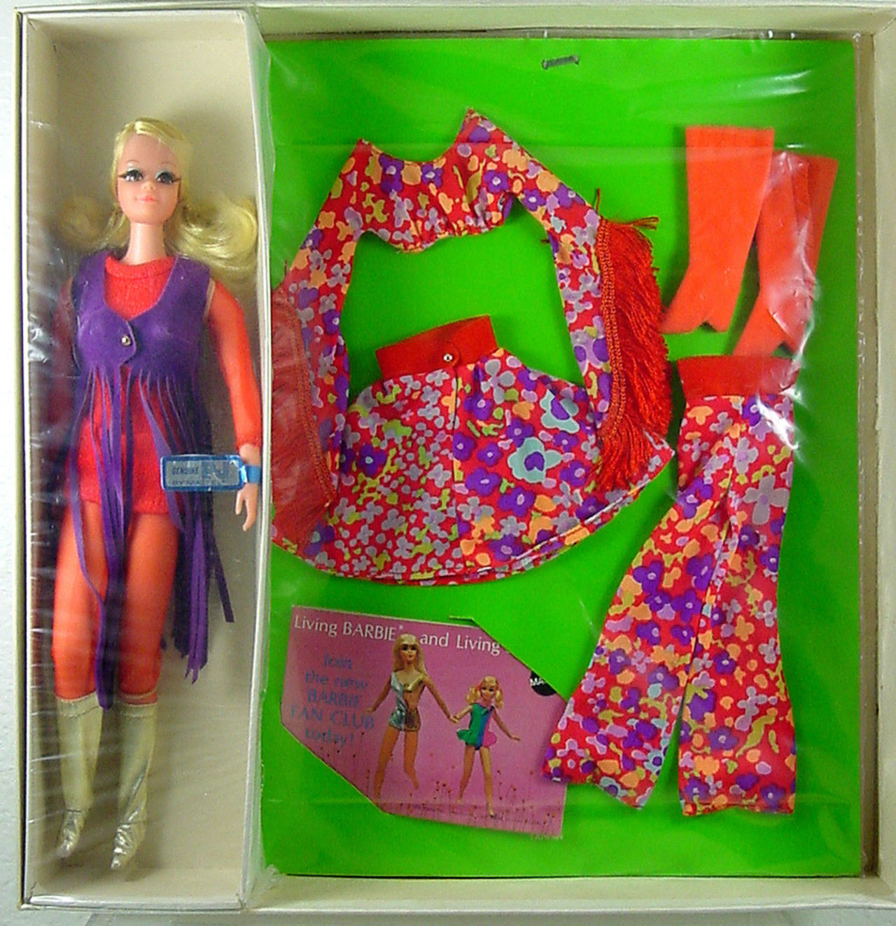 Beautiful Barbie — LIVE ACTION P.J. Doll FASHION `N MOTION GIFT SET...