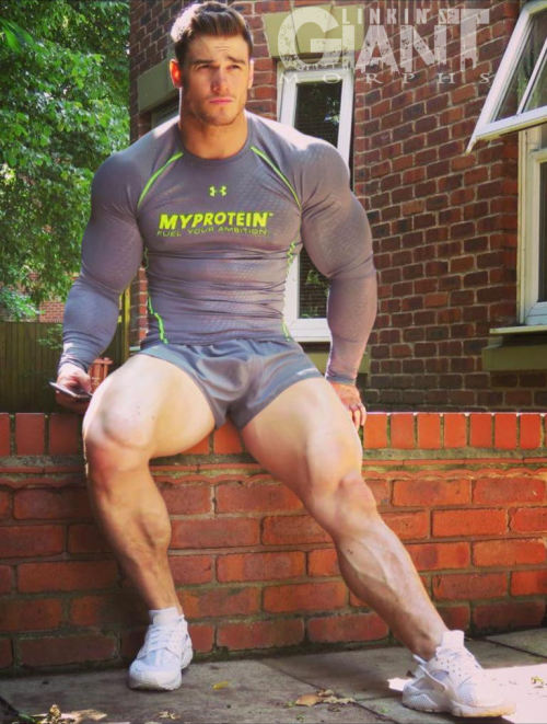 linkingiantmorphs:  2015-088“Look at me my little neighbour… Look my muscles, my lovely face,… I’m totally yours… Please, look through your window… You don’t know yet but I’m in love with you… I admire you for so long… You’re so