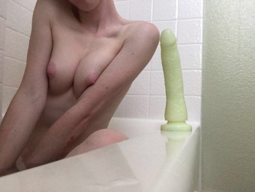sluttylittlecumdump:  💸 i sat on that after this photoset 💸