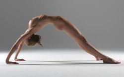Beholdeneyes:  Art Of Yoga With Luba Shumeyko