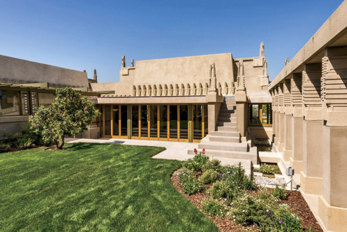 archatlas:Hollyhock House Frank Lloyd Wright Images by Joshua White A rebirth for Wright’s first L