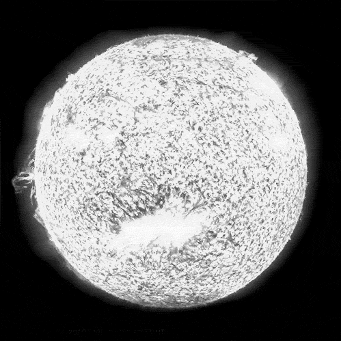 jtotheizzoe:  opticallyaroused:  Whoa! ~ Holy Shit!   Fact: This is what the sun looked like back before The Wizard of Oz was released in theaters, which, we all know, was when the Earth became colorized.