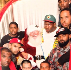 rappersdoingnormalshit:  Happy Holidays from