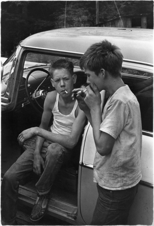 joeinct: Photo by William Gale Gedney, Date Unknown