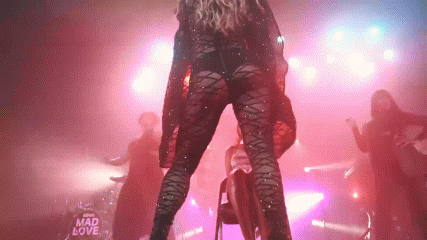 celebsnude115:  Jojo ass on stage   Submit || shnyyp.tumblr.com ||