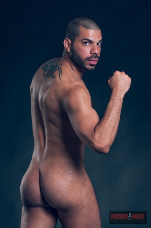 gam1069:  HOT DUDE: HUGO ARENAS