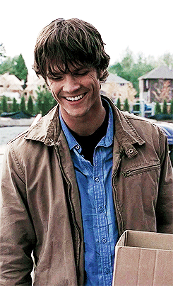 yaelstiel:The most beautiful smile in the universe (1x08)