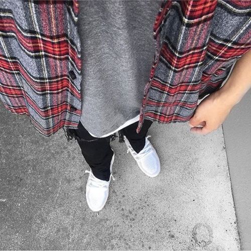 ⠀#OutfitFromAbove @taiseifuckintanaka ▪️ #Pacsun #Flannel ▪️ #AdpjTokyo #Tee ▪️ @mnml.la #Jeans ▪️ #