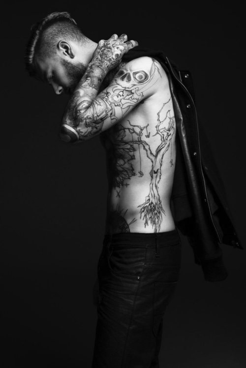 psychslave:  sirensongfashion:  Keno Weidner by Nacho Ricci for Bowen Fall/Winter 2014  Suggested by