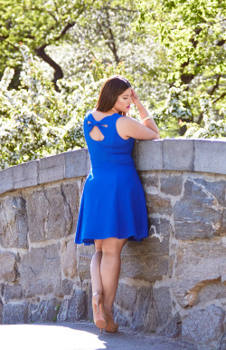 fashiontofigure:  Pure romance … On a footbridge in Central Park with Denise Bidot.