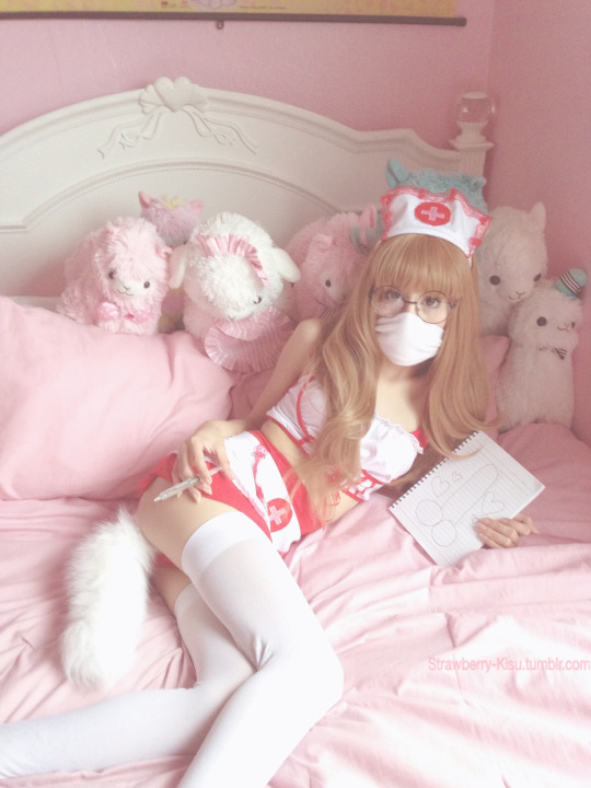 strawberry-kisu:  I’m a silly nurse, waiting for you   ʚ♡ɞ   message me to