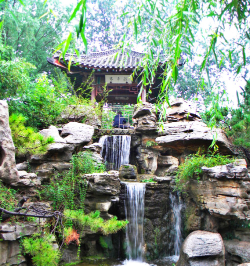 Baotu Spring (趵突泉, bào-tū-quán), Jinan, China.