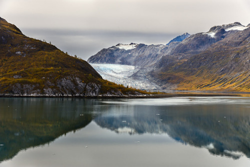 daskibum:Various shots of the first close glacier we came across.  It was a small one, but scenic no