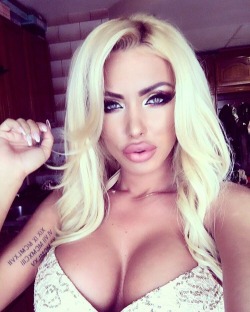 mybimbolove:  Dick sucking lips. 