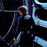 marthajefferson:  In A New Hope, Luke’s all-white clothes make a stark contrast