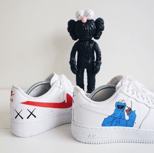 kaws af1