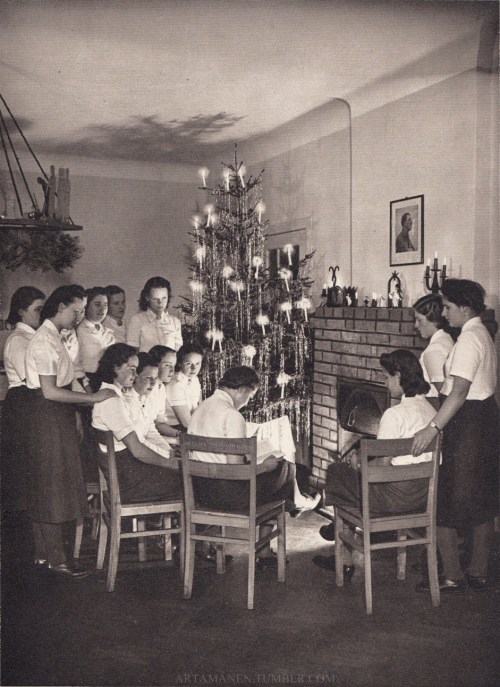 Christmas at the Arbeitsmaiden-Camp