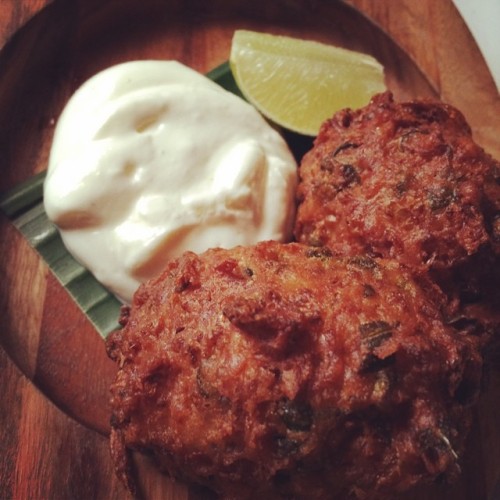 Cauliflower pakora #100hoxton #hoxtonst #shoreditch #eastlondon #pakora #pickybits #veggiedelight