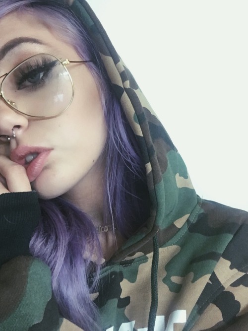horrorcutie:  I was born to be the other woman. who belonged to no one, who belonged to everyone