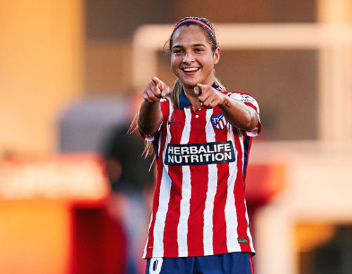 Deyna Castellanos celebrates after scoring during the match between Atletico de Madrid and Logrono a