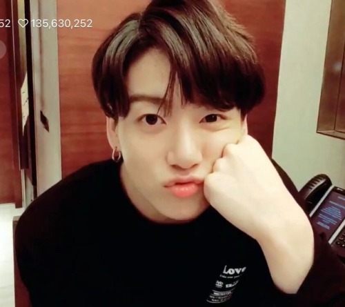 “ᴵ ᵃᵐ ⁿᵒᵗ ᵃ ᵇᵃᵇʸ”