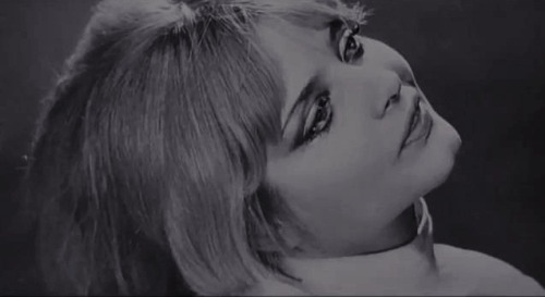 loves-of-a-blonde: Col Cuore in Gola, 1967 (aka Deadly Sweet)