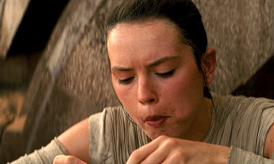 thewintersolo:Endless gifs of Rey 2/∞