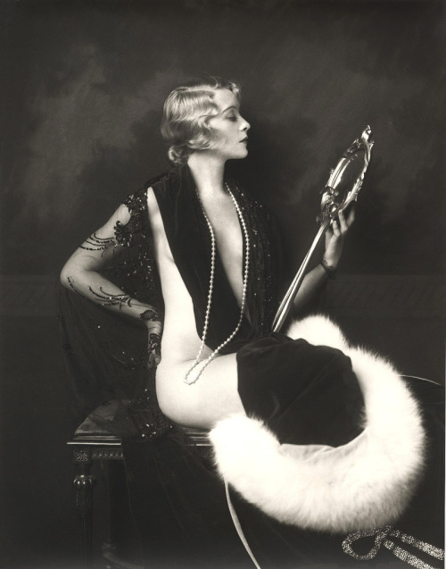 pankurios-templeovarts: Shots taken by Alfred Cheney Johnston (1885-1971). Famous for his photos tak