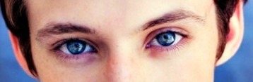 amazingemmaisonfire:  wherethejetpacksgo:Nash griers eyes cower in shame   Omg the
