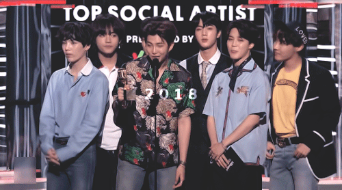 BBMAs TOP SOCIAL ARTIST - 4 Years In A Row!