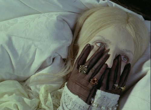 violetnced:   Valerie a týden divu aka Valerie and her Week of Wonders (1970). Dir. Jaromil J