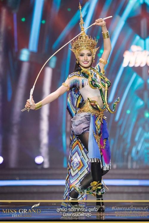 Miss Grand Thailand, 20171-3. Miss Rayong as a dragon horse8-9. Miss Bueng Kan as king of nagas