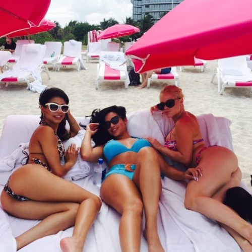 Fun with the gals @nikkidelano @teamvrod