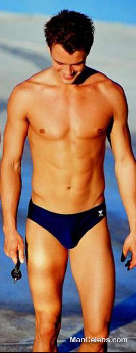 gaycelebsxxx:  Sexy actor Josh Duhamel Frontal Nudity