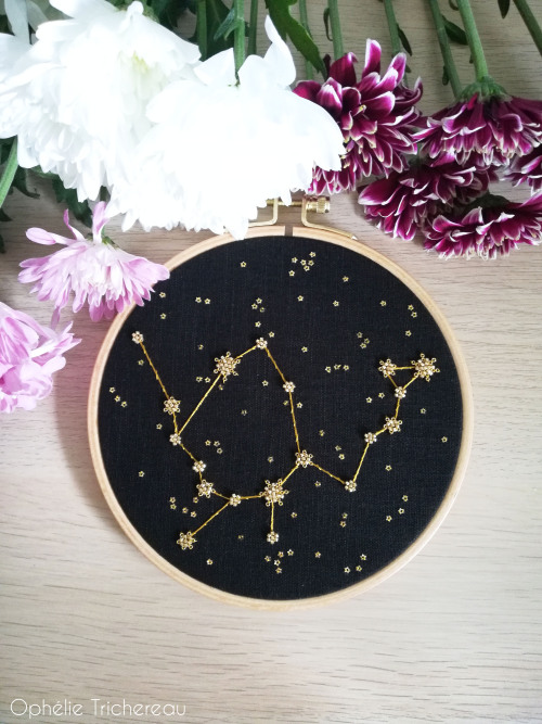 “Ophiuchus”“Serpentaire”November 30th - December 17thOphiuchus is the 13th constellation of the zodiac.https://www.etsy.com/fr/shop/OphelieTrichereauI take custom orders.#broderie #embroidery #embroideryart #broderiealamain #handembroidery #embroidered #brodeuse #scienceart #ophiuchus #serpentaire #constellation #astrology #astro #astronomy #space #zodiac #signeduzodiaque #zodiacsigns #zodiacartwork #zodiacastrology #astrologyembroidery #astrologyart #modernembroidery #ophiuchus⛎ #ophiuchusart #13thconstellation #13thzodiac #stars #starsembroidery #beadsembroidery 