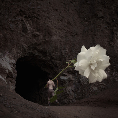 art-tension:Imaginatively Surreal Photography by Diggie VittArtist onTumblr |Facebook | Flickr | 500