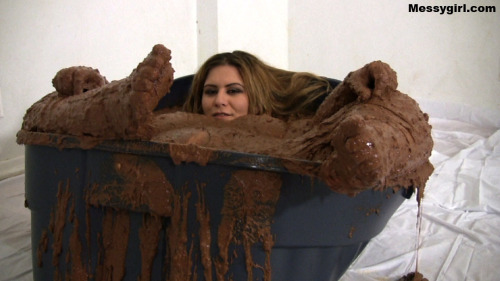wampicsandgifs:  Vicky (aka London Andrews) takes a chocolate glop bath @ MessyGirl Videos (post 1 of 3)