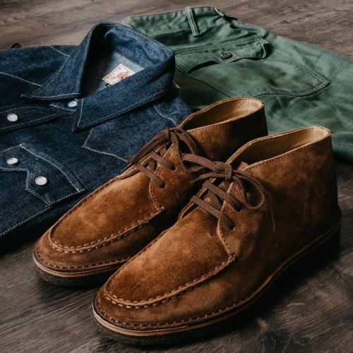 Denim, olive, and suede ————————————— - Drake’s (@drakesdiary ) Crosby chukka boot in tobacco suede 