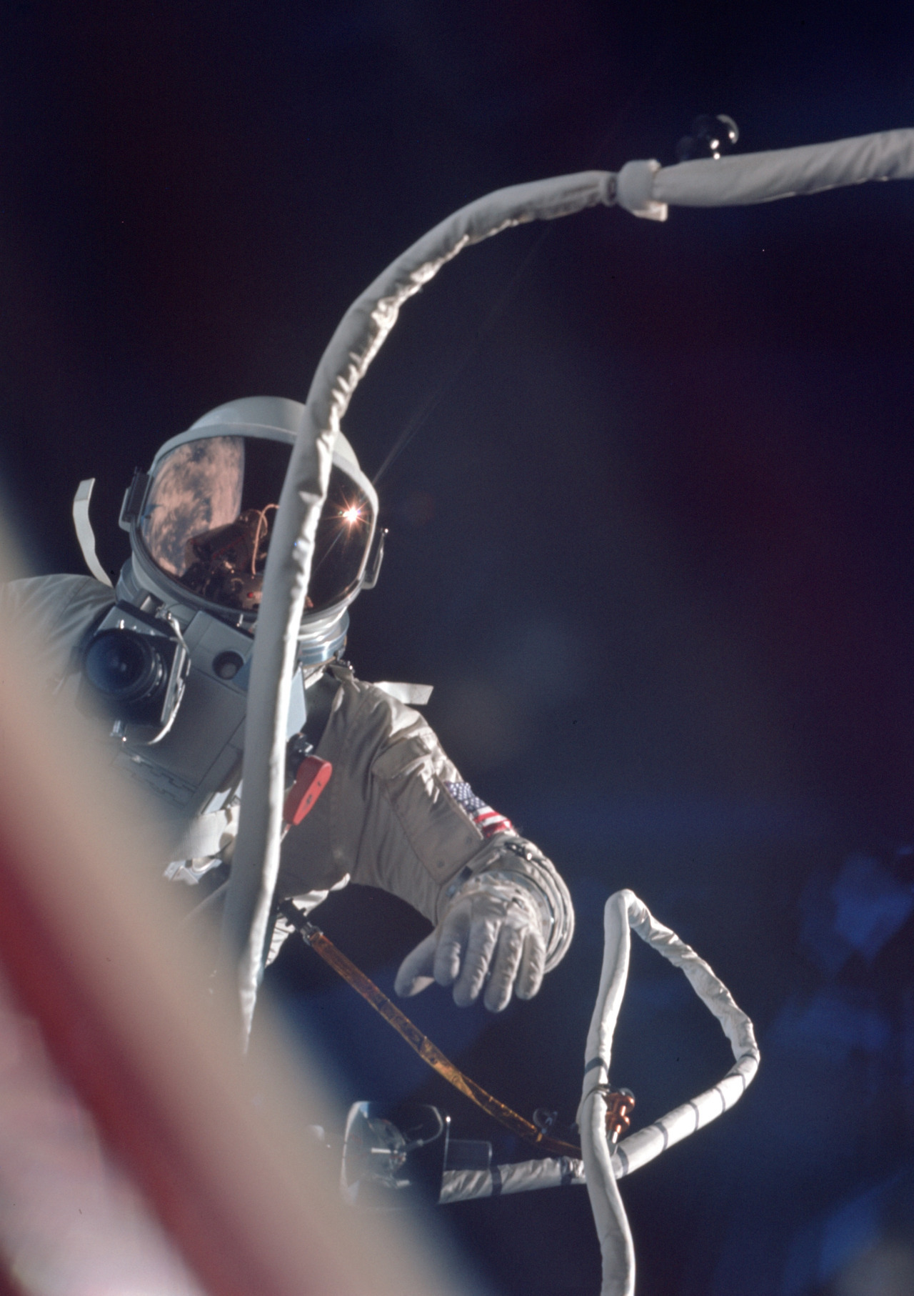 humanoidhistory: June 5, 1966 – Gemini 9 astronaut Gene Cernan goes becomes the