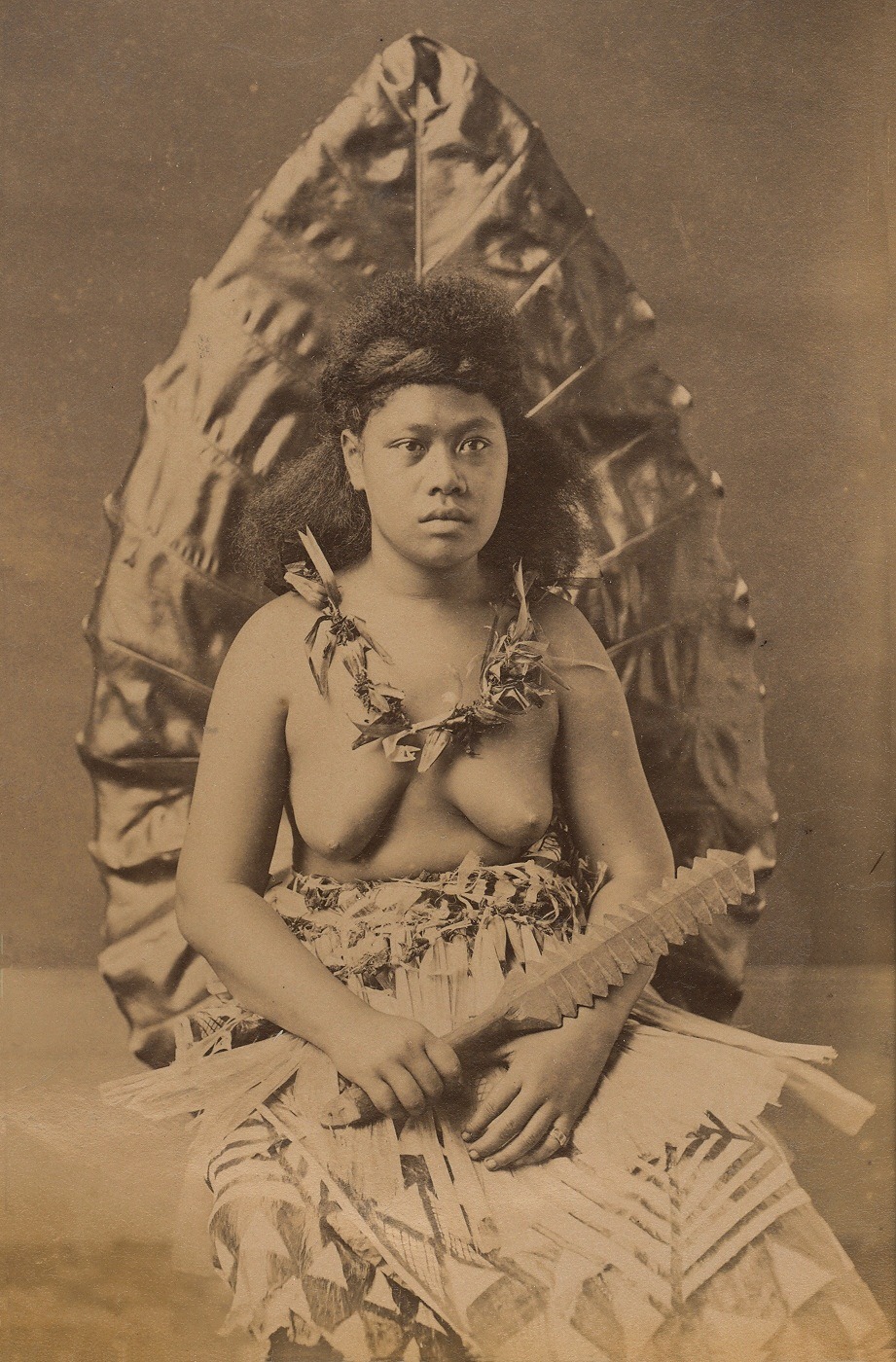 les-sources-du-nil:  Samoan Woman holding a War Club, circa 1893 Albumen photograph