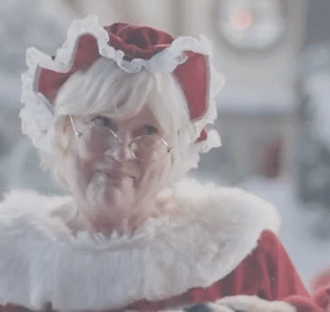 milesjai:  nunderthemistletoe:  Mrs. Claus tryna get it in  