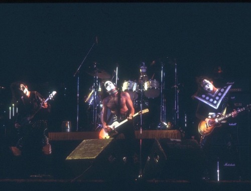 Posted @withregram • @acefrehleysshadow #Kisstory January 17, 1975Long Beach, CA 🇺🇸Long Beach ArenaPromoter: Pacific PresentationsOther act(s): Wishbone Ash (HL), Camel (opener)Reported audience: 6,270 **SOLD-OUTSet list(s):Unknown.Notes:- The