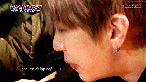 at-taekwoons-mercy:Another episode of Leo’s mokbang show