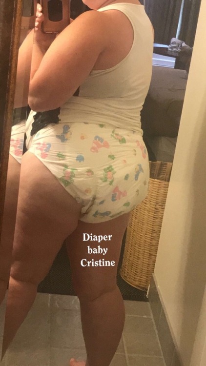 diaperbabycristine: Had fun taking some mirror photos of my diapers at the hotel. The bottom ones I 