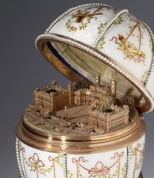 aleyma:Mikhail Perkhin for House of Fabergé, Gatchina Palace Egg, 1901 (source).