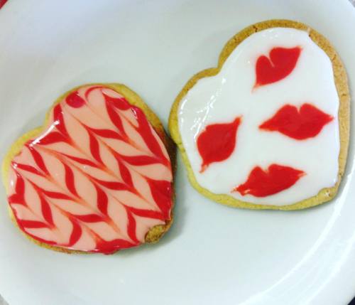 Getting in the valentines mood today, pretty proud of my icing skills ❤️ #valentines #baking #fblogg