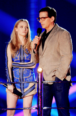 amandaseyfriedsource:       Amanda Seyfried and Steve Carell speak onstage during the 2013 MTV Movie