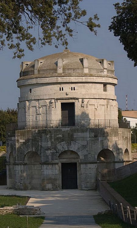 aquilasaurus: tselentis-arch: The Mausoleum of the Gothic monarch Theodoric the Great, Ravenna, Ital