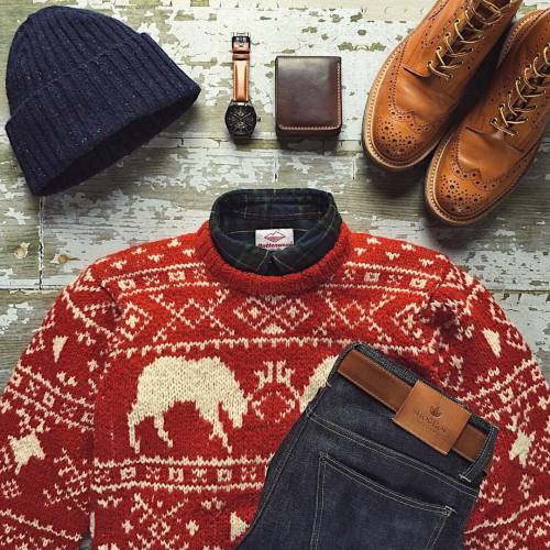 Merry Christmas, folks!  ➖➖➖➖➖➖➖➖➖➖➖➖➖➖➖➖➖ Sweater: @PoloRalphLauren Flannel: @Battenwear via @Freem