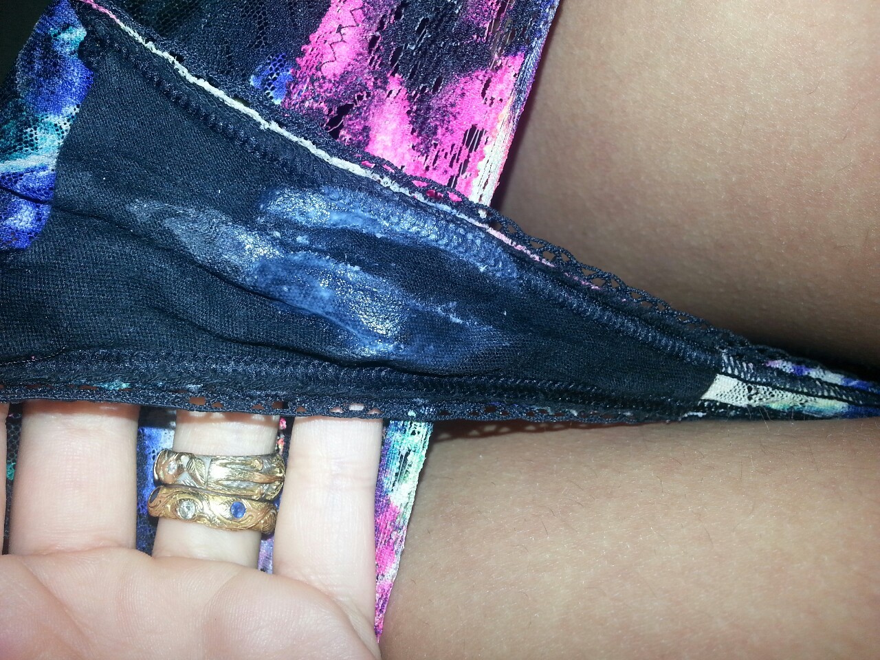 ynglatinmilf:  Look at that wet thong! Who will lick it up? Please follow and reblog